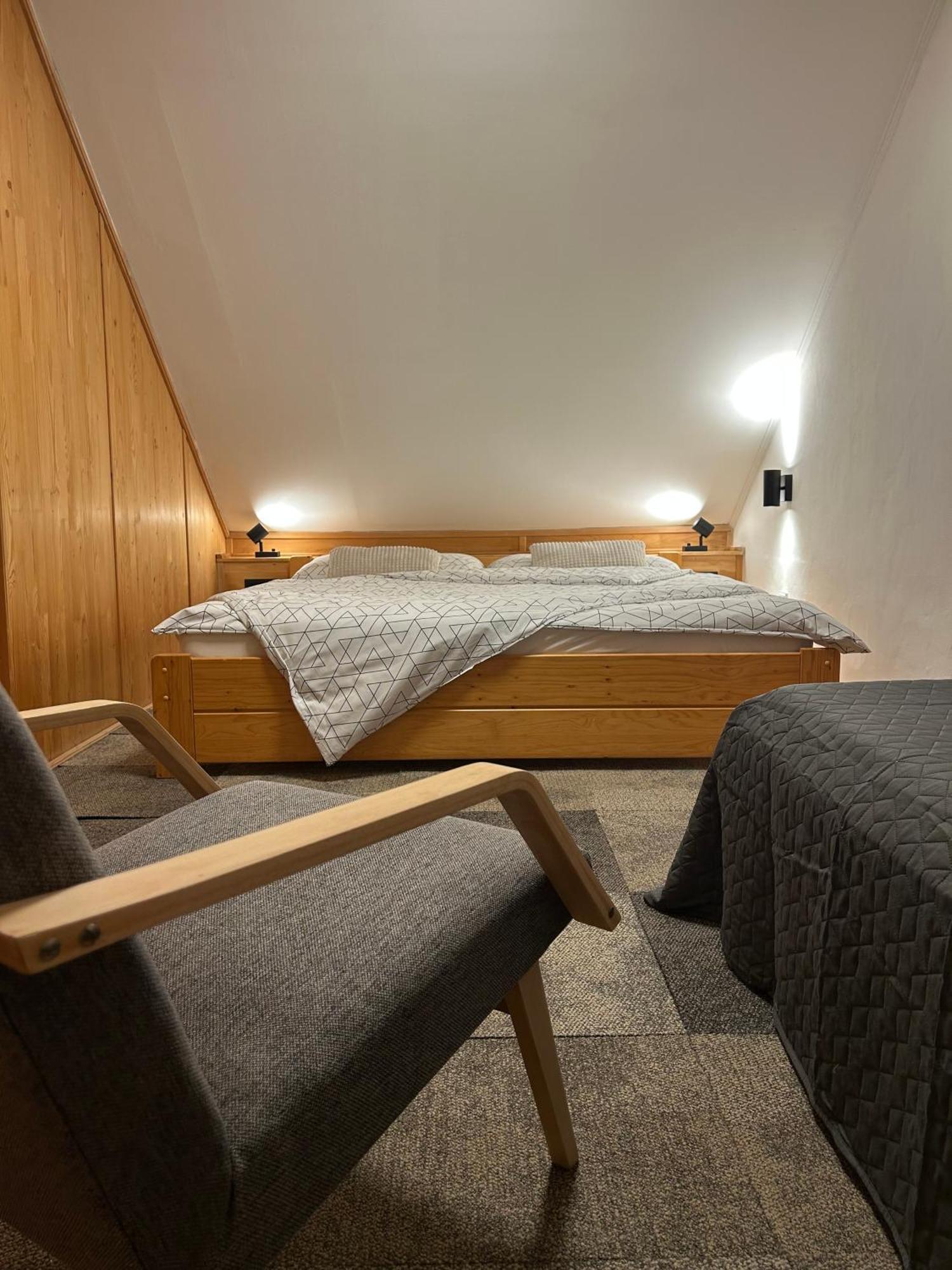Domcek V Strani Villa Mýto pod Ďumbierom Buitenkant foto